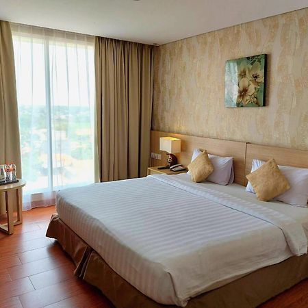 Days Hotel & Suites By Wyndham Jakarta Airport Tangerang Exterior photo