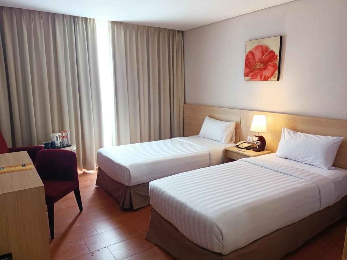 Days Hotel & Suites By Wyndham Jakarta Airport Tangerang Exterior photo