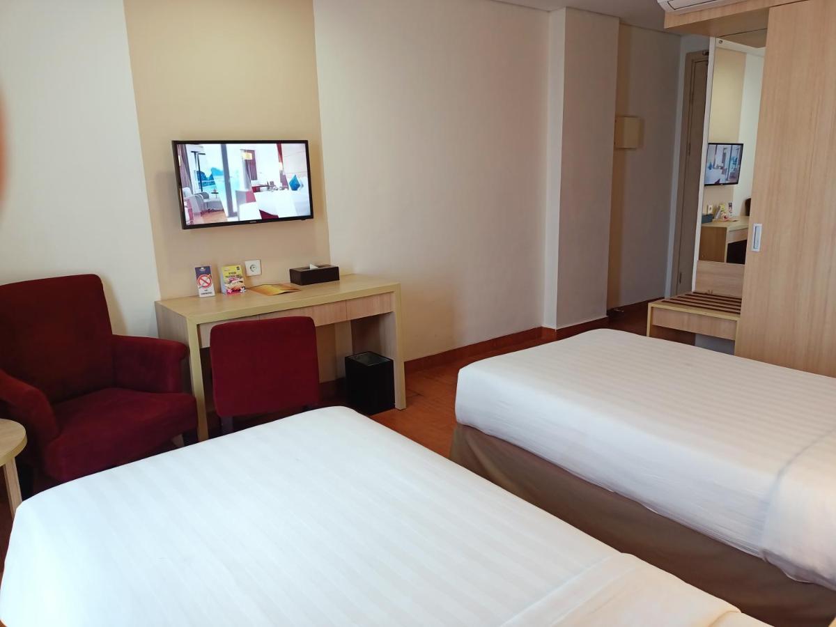 Days Hotel & Suites By Wyndham Jakarta Airport Tangerang Exterior photo