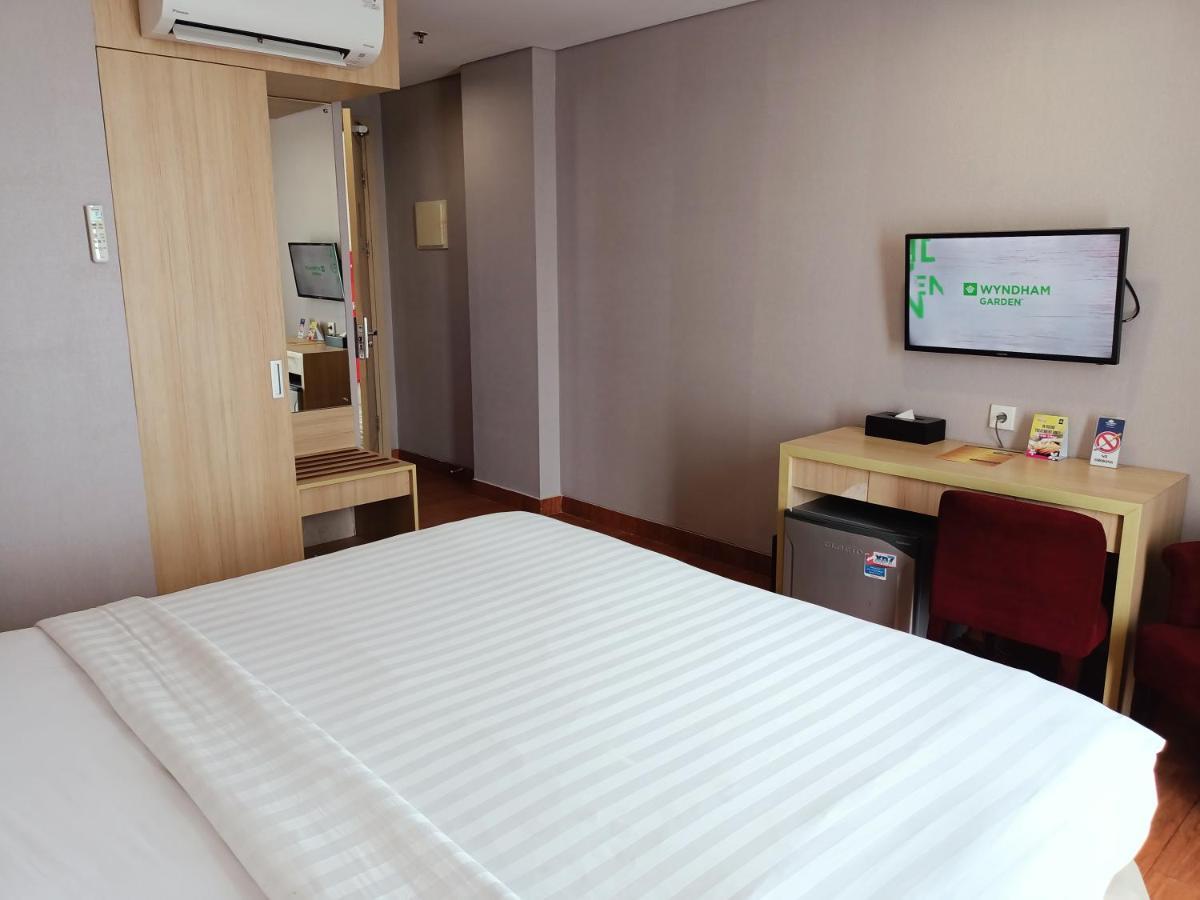 Days Hotel & Suites By Wyndham Jakarta Airport Tangerang Exterior photo