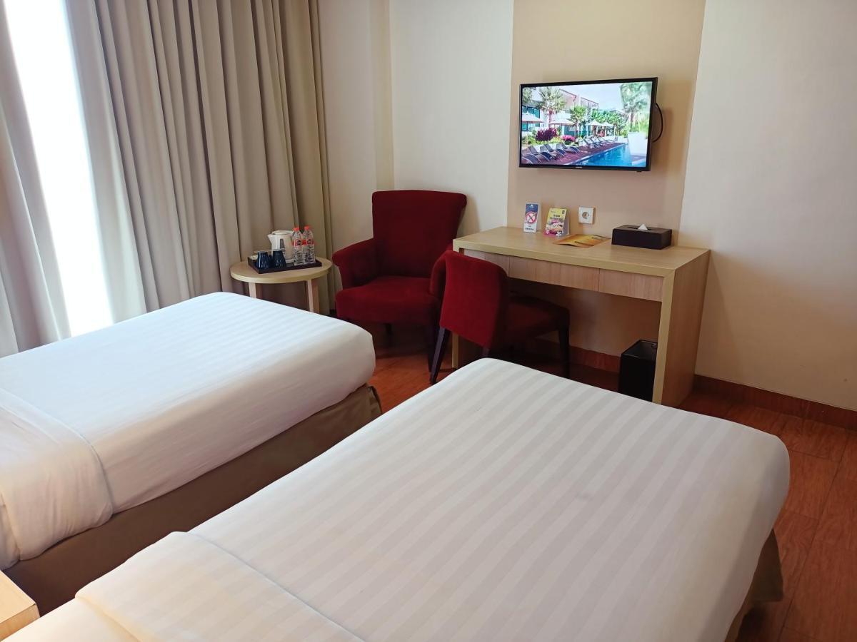Days Hotel & Suites By Wyndham Jakarta Airport Tangerang Exterior photo