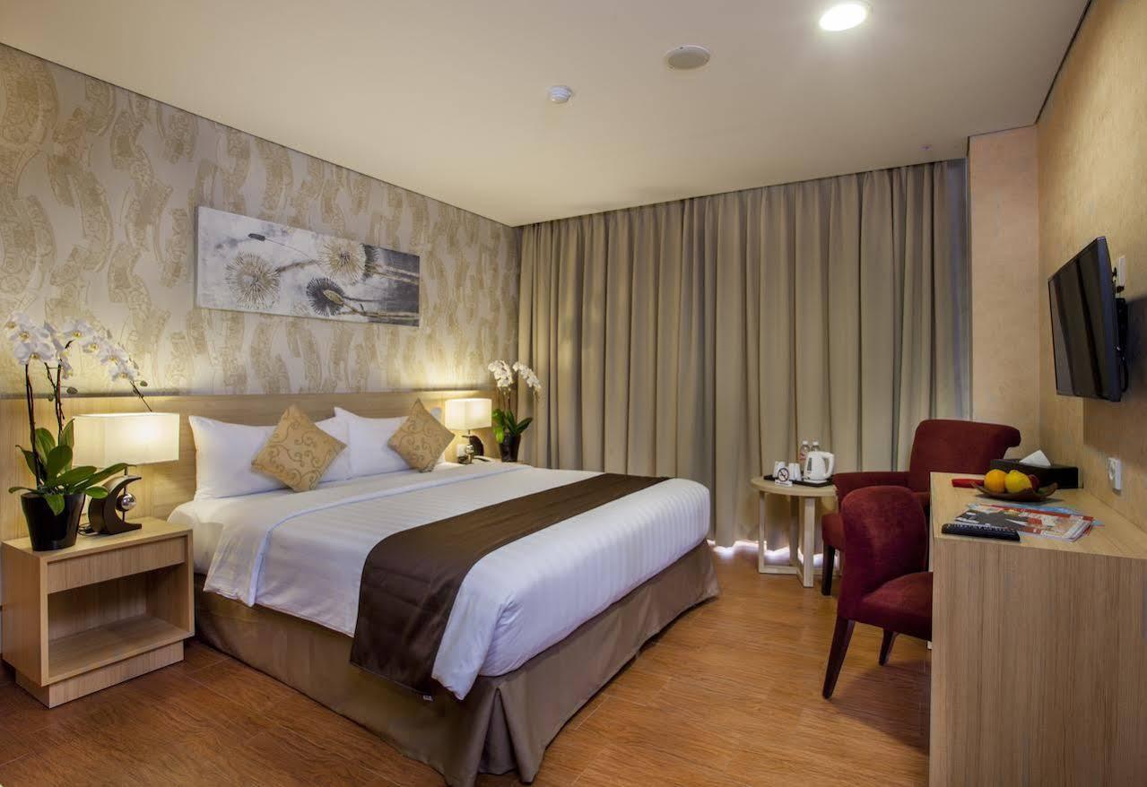 Days Hotel & Suites By Wyndham Jakarta Airport Tangerang Exterior photo